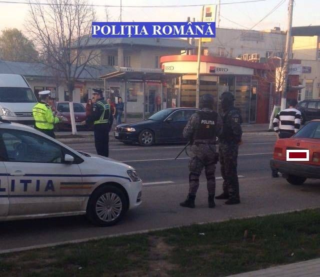 Agenți de securitate din Ianca depistați de polițiști băuți sau dormind în postul de pază