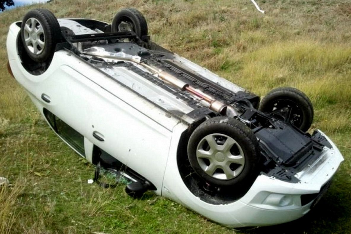 Adolescent teribilist a furat mașina părinților