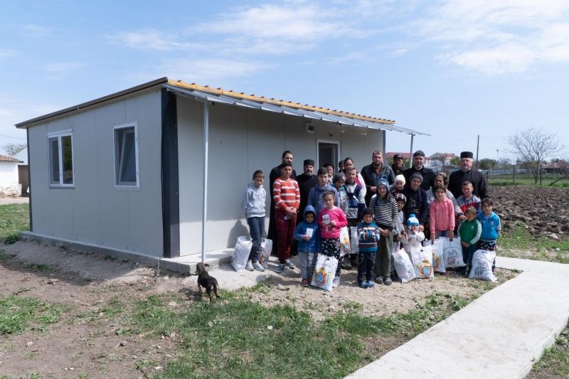 O bunică din Berteștii de Jos și-a văzut visul împlinit! Bătrâna își crește nepoții în casă nouă!