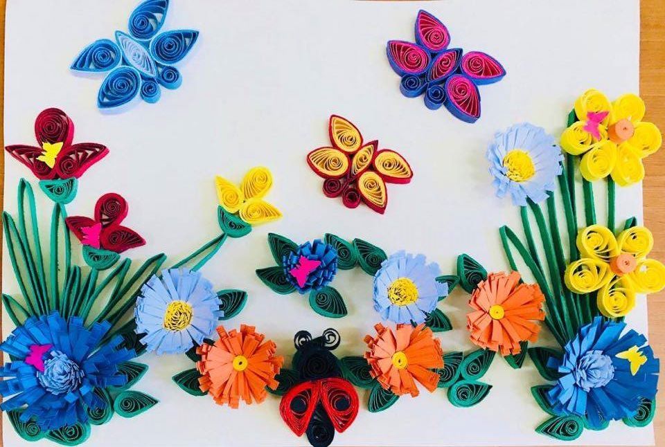 Expoziție de tablouri realizate în tehnica quilling cu tema ”culorile pădurii”