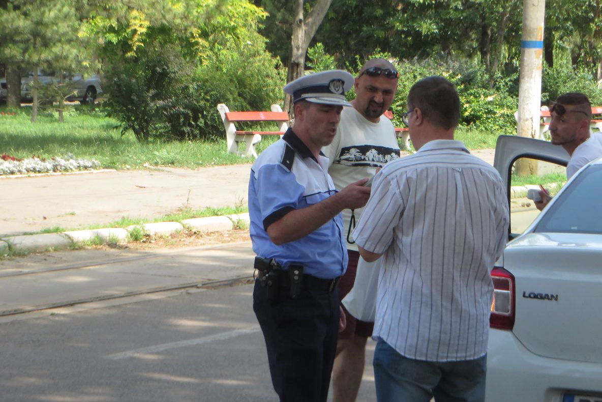 Trei vehicule avariate în urma unei tamponări pe Bulevardul Independenței