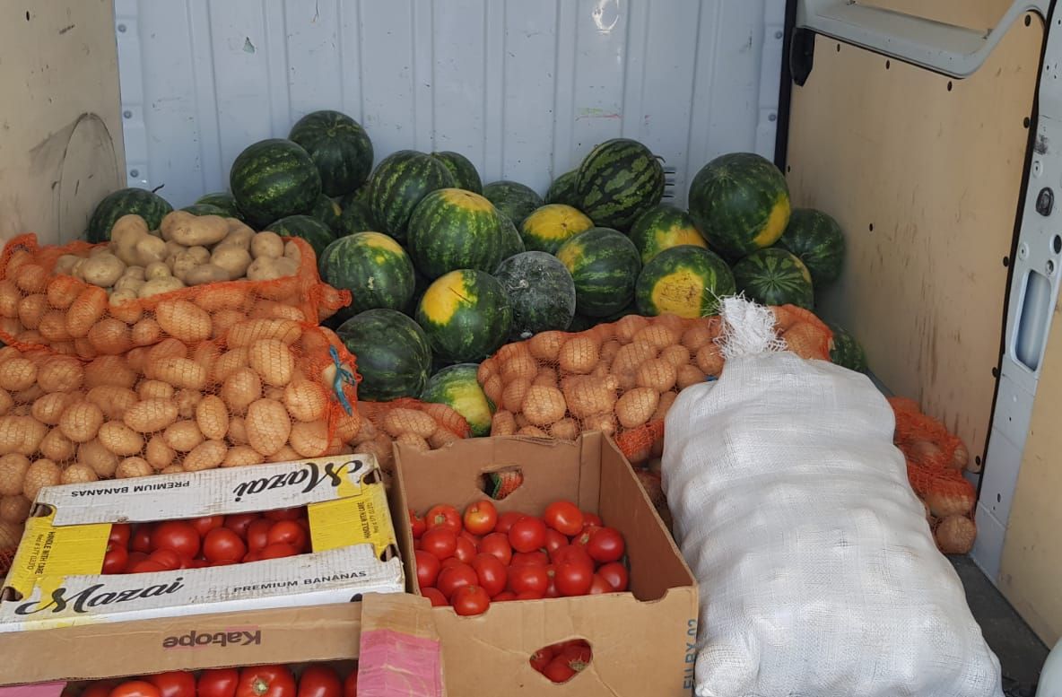 Legume și fructe oferite la vânzare fără autorizație