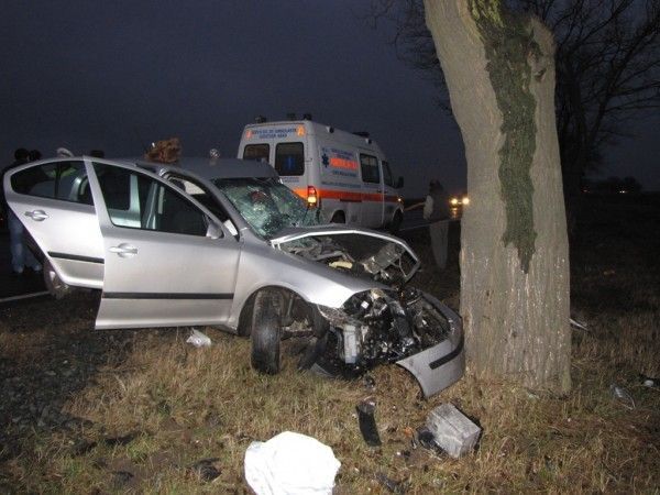 Copil de 1 an, implicat într-un grav accident rutier! Șoferul a adormit la volan!