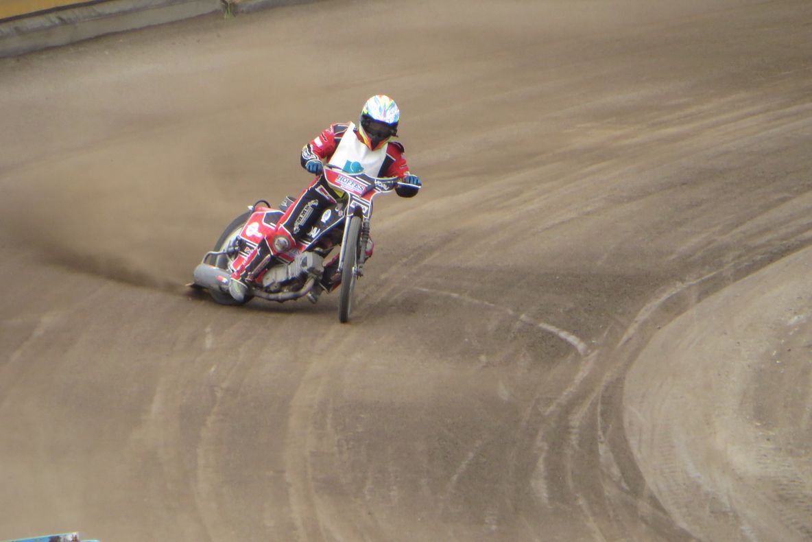 Sâmbătă și duminică se defășoară ultimele două etape ale Campionatului național de dirt track