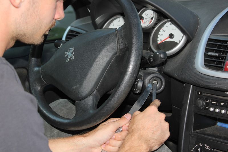 Nu-ţi lăsa maşina pe mâna hoţilor! Campanie lansată de IPJ Brăila!