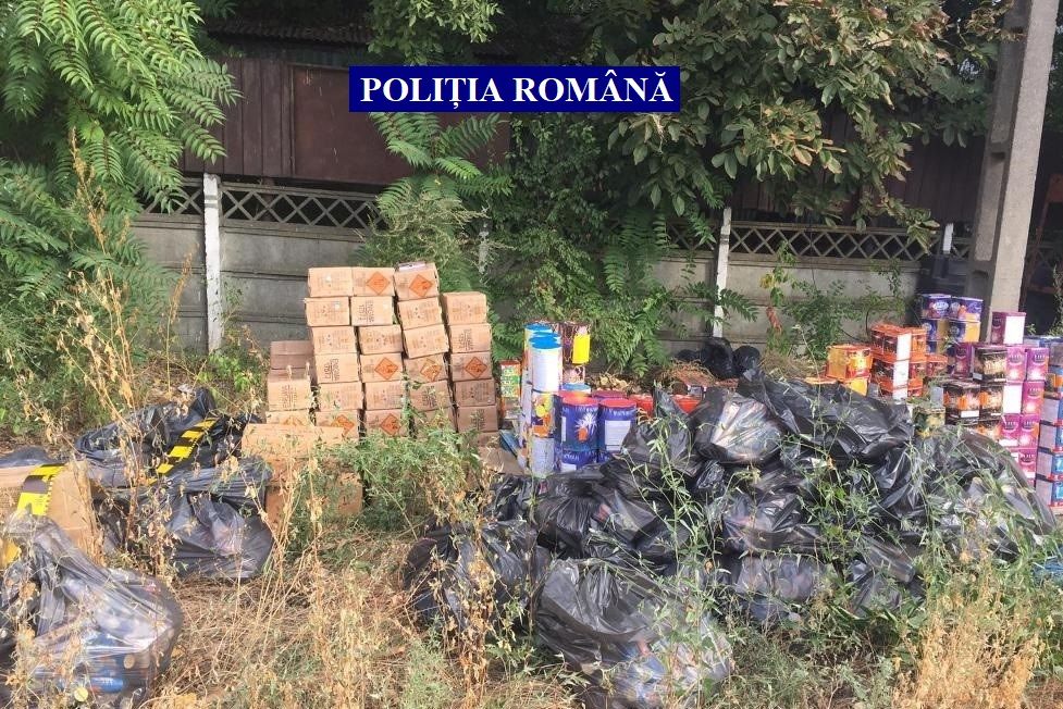 Circa 190.000 de articole pirotehnice deținute ilegal confiscate de polițiștii brăileni