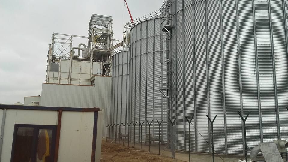 Doi muncitori au căzut de pe o schelă la Făurei