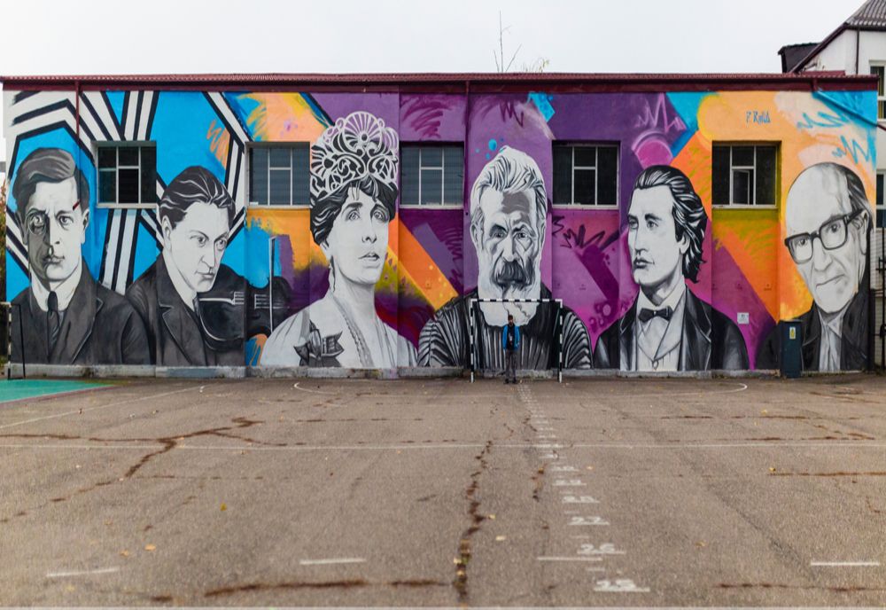 Bacăul, orașul cu cele mai multe picturi murale care purifică aerul din Europa