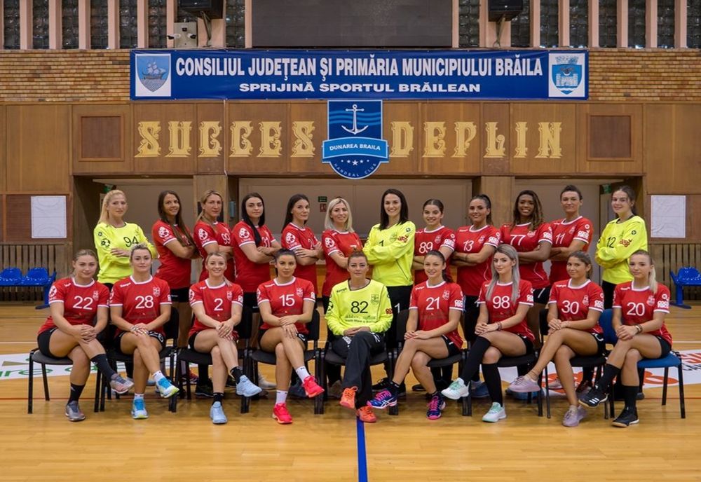 Sesiune foto cu jucătoarele Dunării Brăila