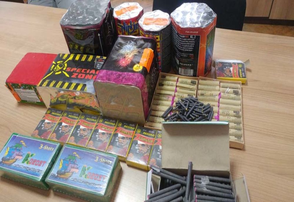 Polițiștii brăileni au confiscat în ultimele două zile 70 kg de materiale pirotehnice