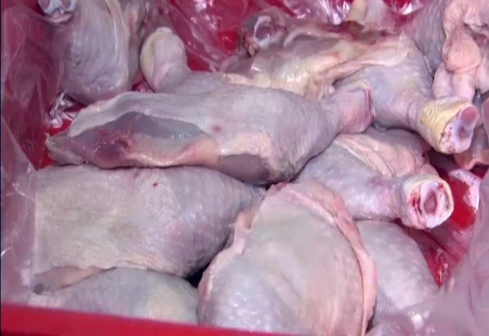 Carne de curcan, de la fermele de păsări din Ungaria afectate de gripa aviară, distribuită în magazine din Brăila