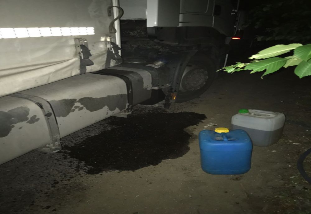 Își alimenta mașina cu motorina de la firma la care lucra