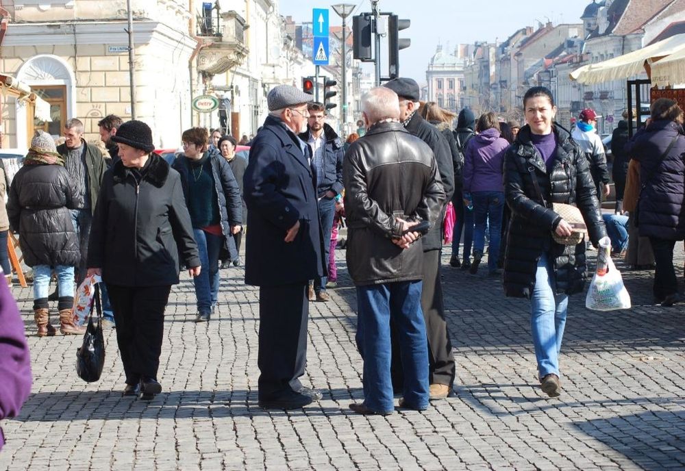 Partidul Ecologist Roman solicita Guvernului Romaniei  sa suspende plata ratelor si a dobanzilor bancare ale persoanelor juridice si fizice pe o perioada de trei luni, cu posibilitatea prelungirii.