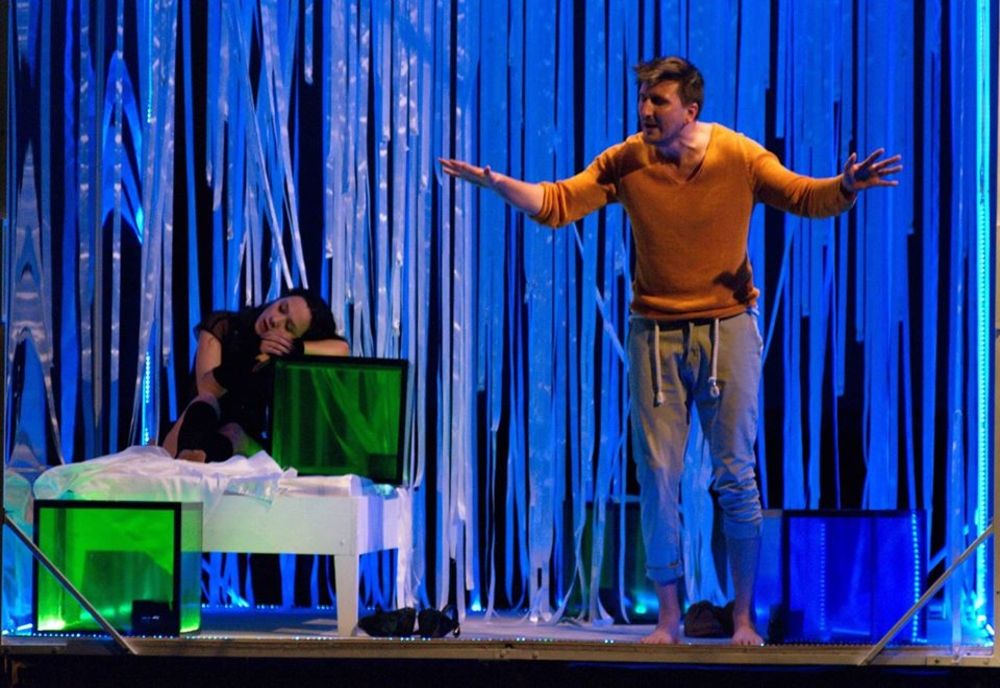 ”10 nopți de singurătate” - o nouă piesă difuzată online de Teatrul Maria Filotti din Brăila