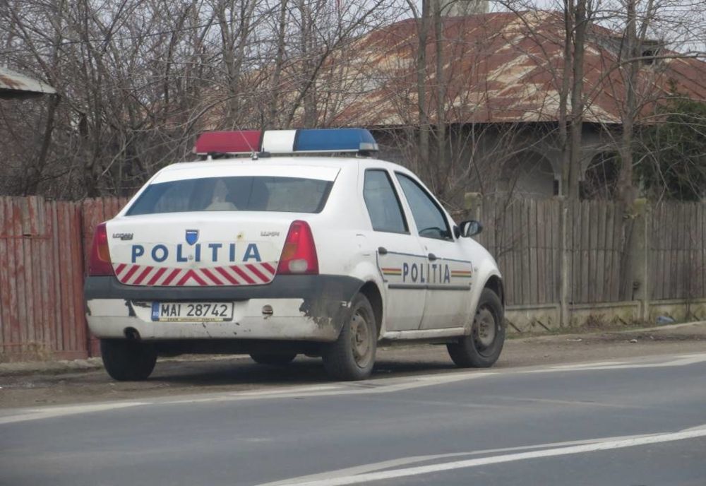 Depistat pe stradă cu boxele furate în brațe