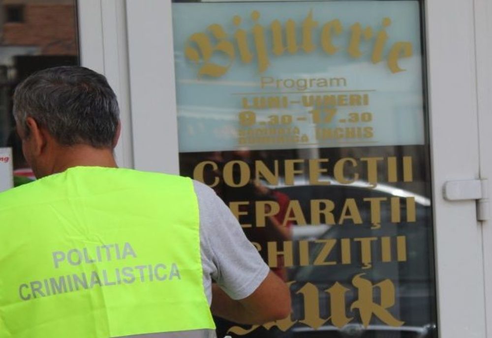 Jaf de amploare într-un magazin de bijuterii