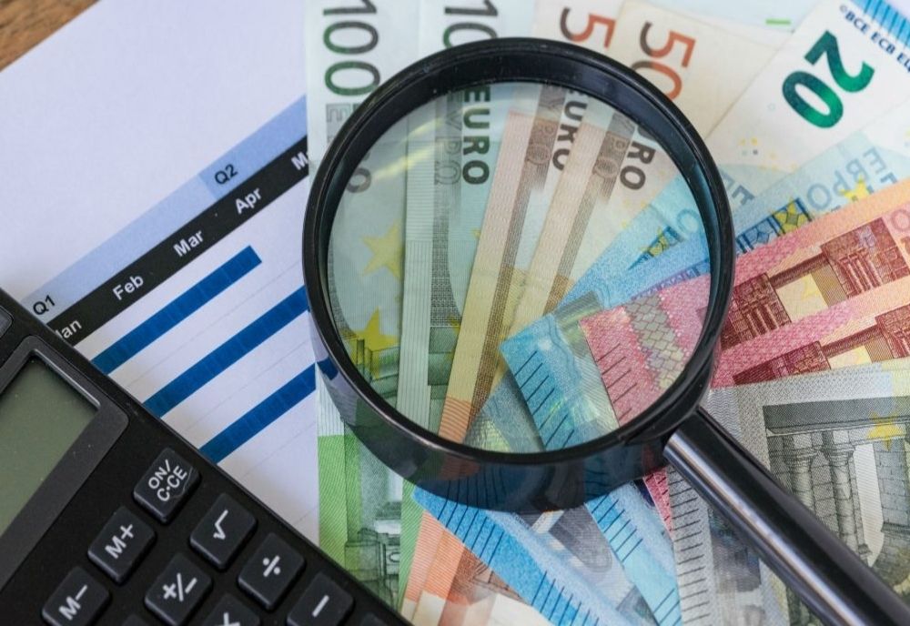 Acoperiții care s-au învelit cu banii statului. Cine conduce SRL-urile Serviciilor. Autoritățile au încept să verifice licitațiile la minut din Sănătate