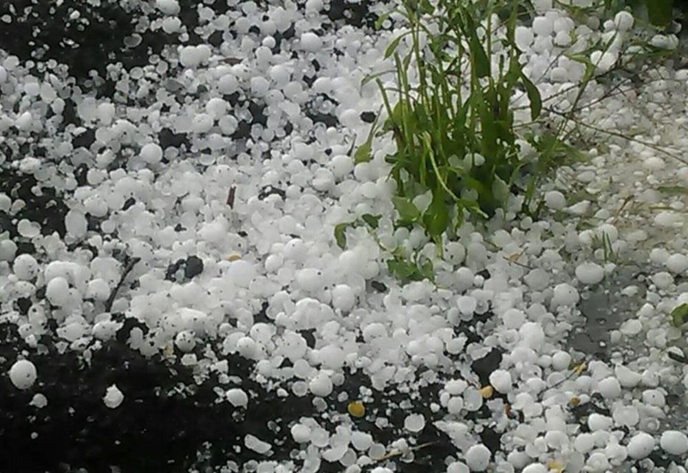 Grindina a căzut în satele din județele Brăila