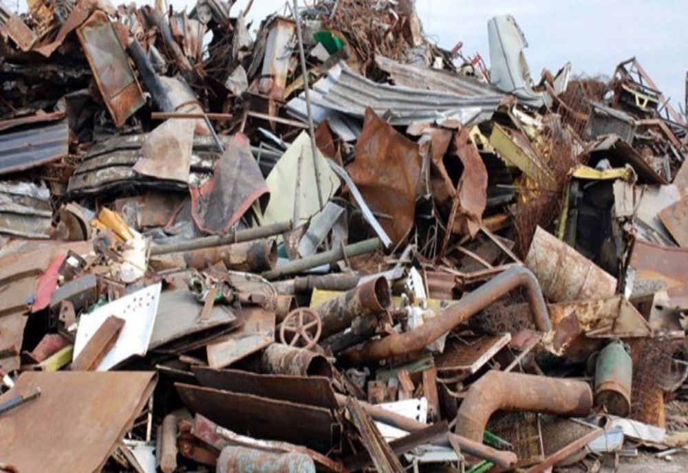 Șine de tren, vândute la fier vechi