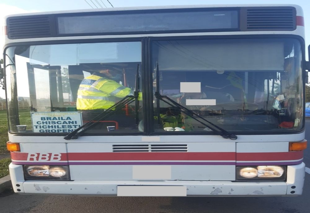 Un șofer și 15 pasageri sancționați pentru nepurtarea corespunzătoare a măștilor de protecție