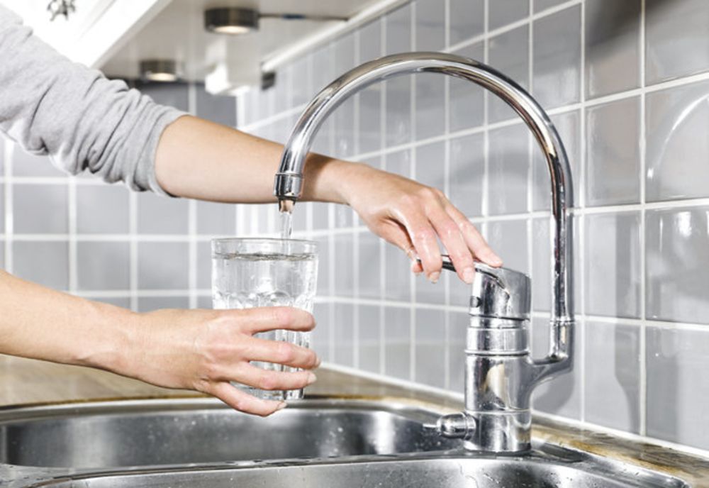 Se întrerupe furnizarea apei în anumite 