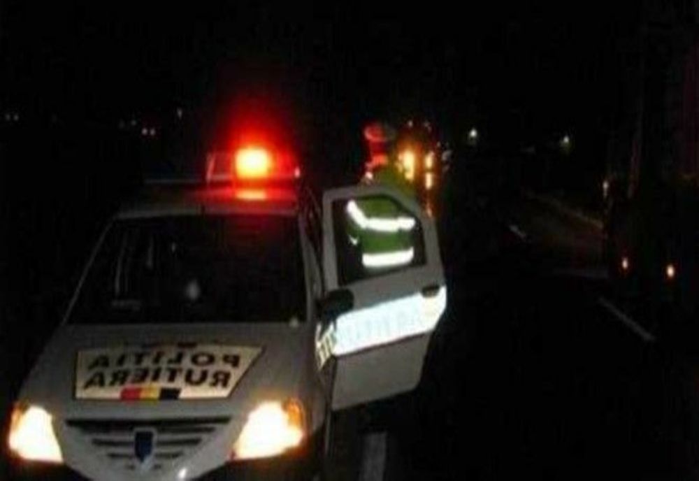 Cu o îmbibație alcoolică de 1,06 mg/l și fără permis de conducere, depistat de polițiști pe raza localității Urleasca