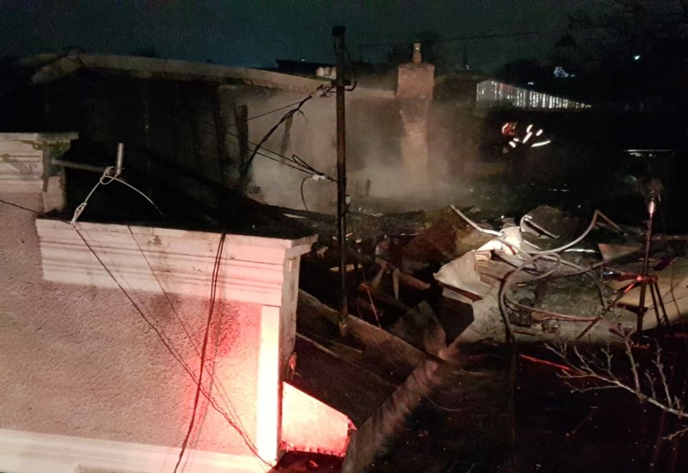 Incendiu în Municipiul Brăila: două case mistuite de flăcări