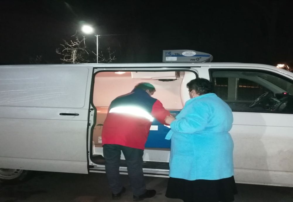 În această dimineață au sosit la Brăila primele 975 doze de vaccin  împotriva SARS-CoV-2 