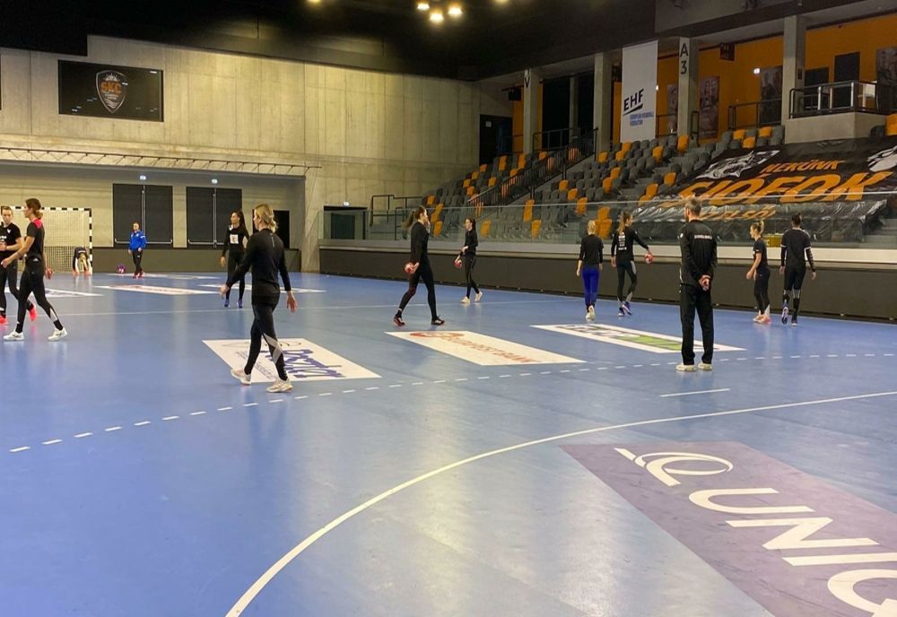 HC Dunărea joacă duminică în deplasare la Siofok KC