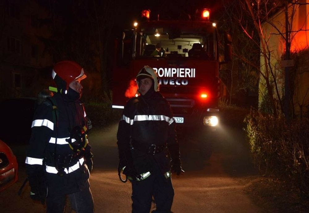 Incendiu de la un coș de fum degradat