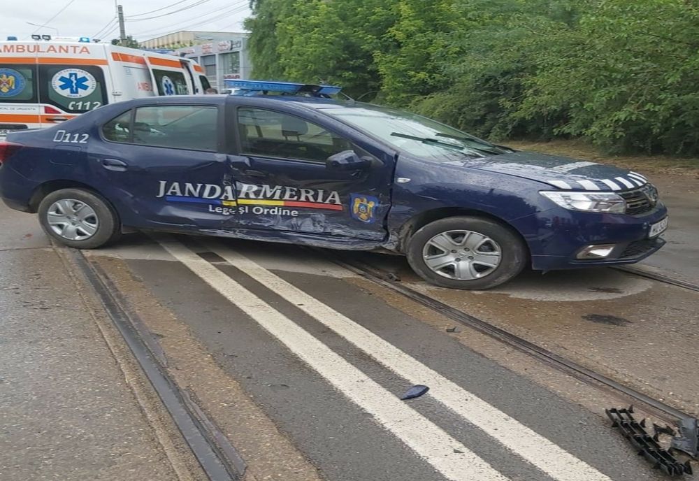 Doi jandarmi răniți într-un accident pe șoseaua Baldovinești din municipiul Brăila
