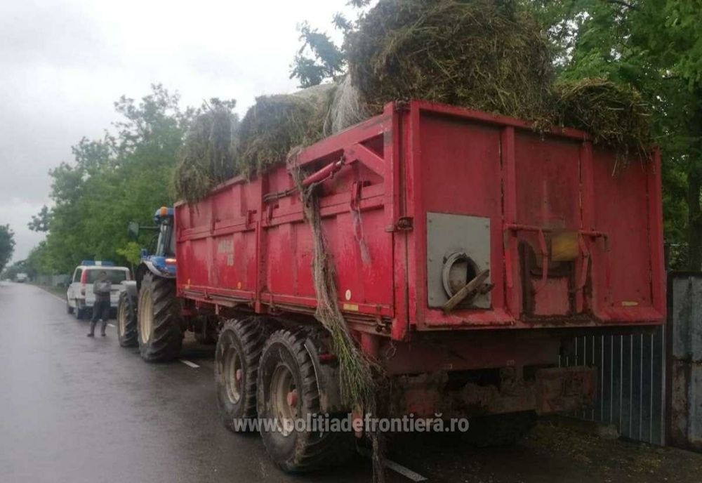 Conducea un tractor pe drumurile publice deși nu deținea permis de conducere