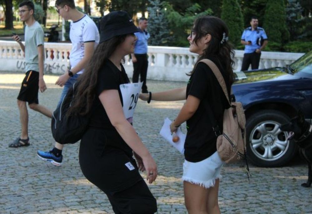 Aproximativ 150 de adolescenți au participat la evenimentul ”Treasure Hunt Brăila”