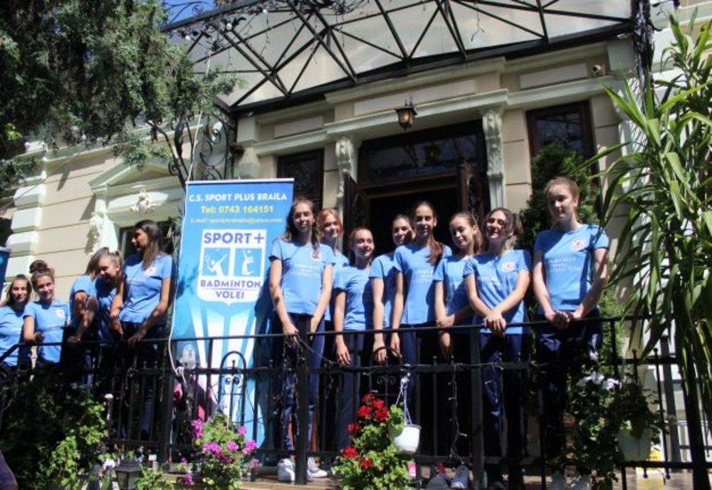 Sport Plus Brăila și-a prezentat lotul echipei de Divizia A2 la volei fete