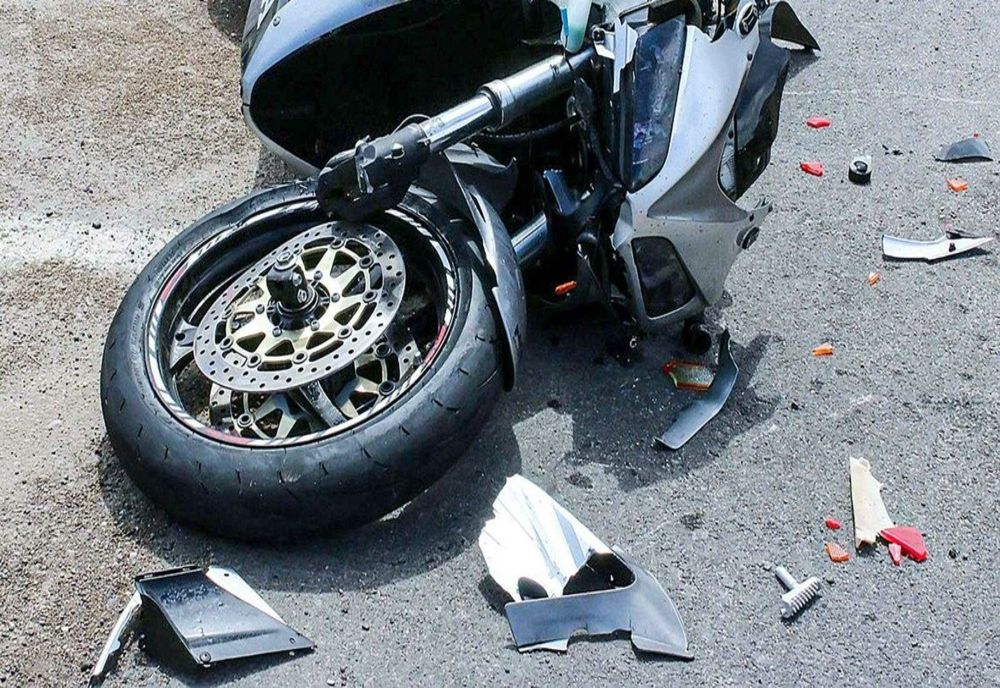 Doi motocicliști din Brăila accidentați pe DN10, în afara localității Unguriu