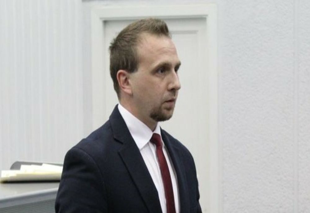 Jantea: Când eu discut, dumneavoastră vă rog frumos vă întoarceți frumos cu spatele, taceți și faceți ce faceți de obicei