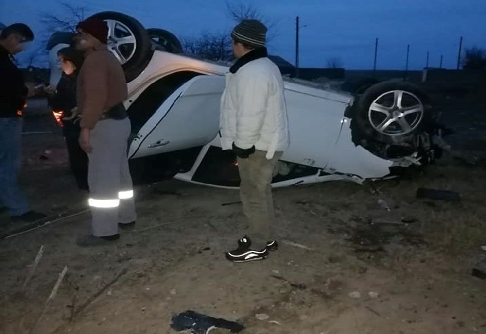 Un șofer băut s-a răsturnat cu mașina pe DN23