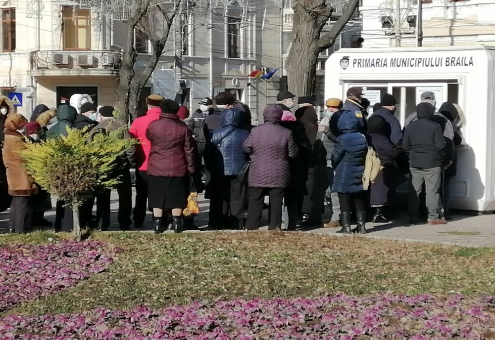 Video: Persoanele fără certificat verde pot plăti impozitele în aer liber, la cabina Poliției Locale din Piața Traian