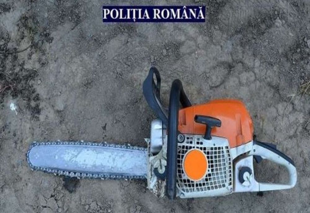 Percheziții într-un dosar penal întocmit pentru săvârșirea infracțiunii de furt calificat