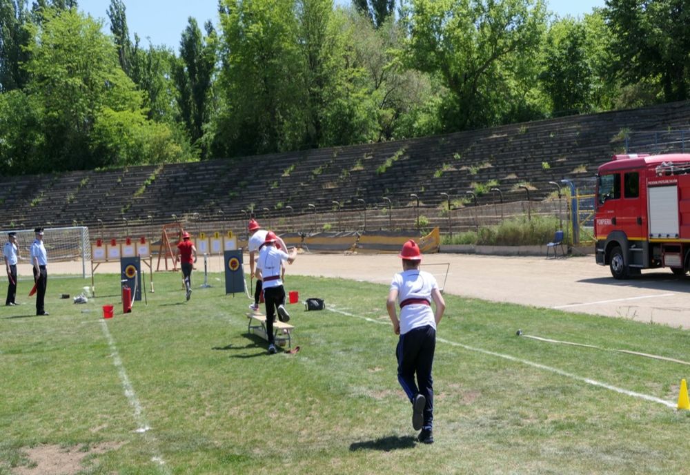 Joi și vineri s-a desfășurat faza județeană a concursului cercurilor tehnico-aplicative de elevi “Prietenii pompierilor”