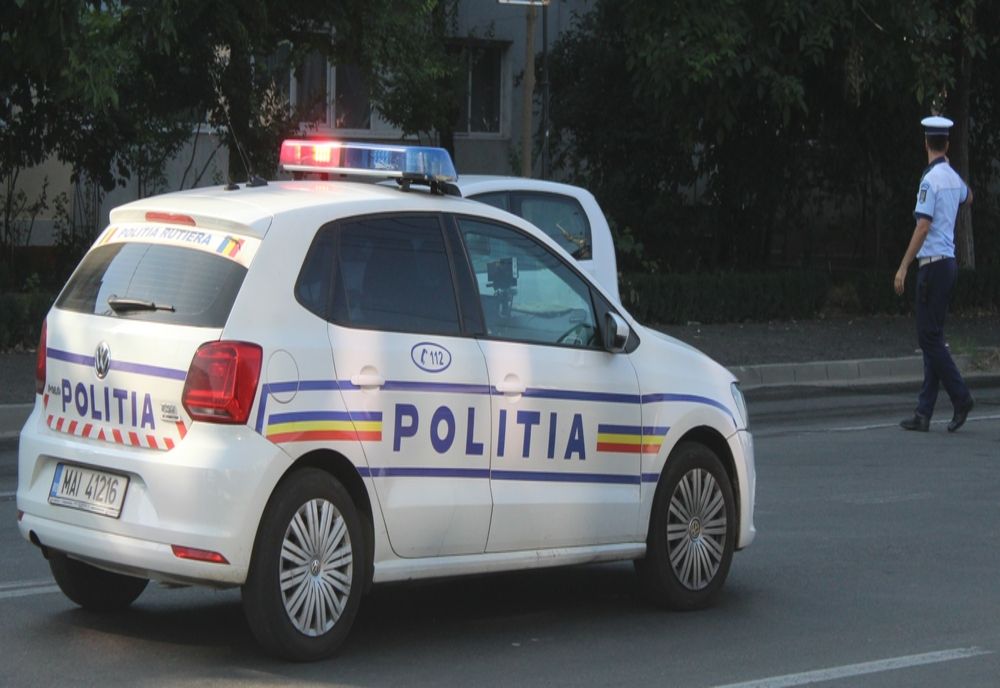 Ce surpriză au avut polițiștii când au oprit un autoturism care a trecut pe culoarea rosu a semaforului