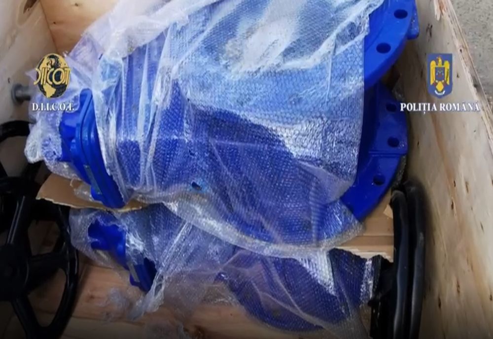 14 persoane reţinute şi cinci hale sigilate, în urma percheziţiilor în dosarul de înşelăciune cu consecinţe deosebit de grave