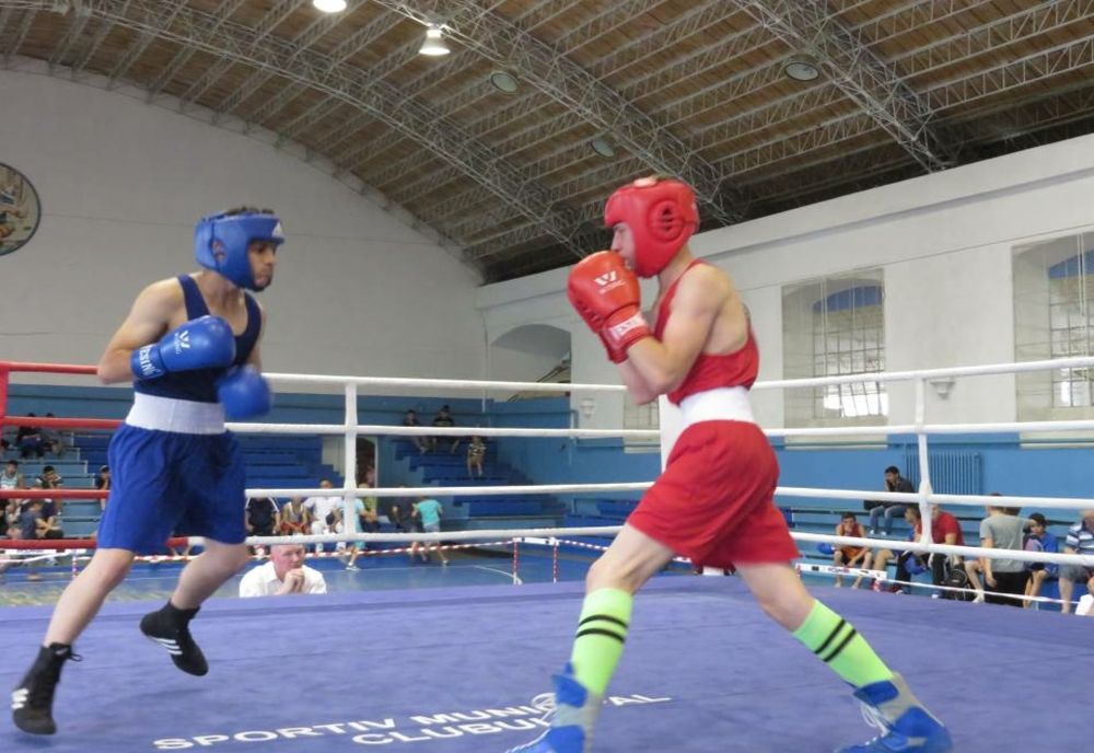 Vineri au loc la Brăila semifinalele campionatului național de box pentru juniori