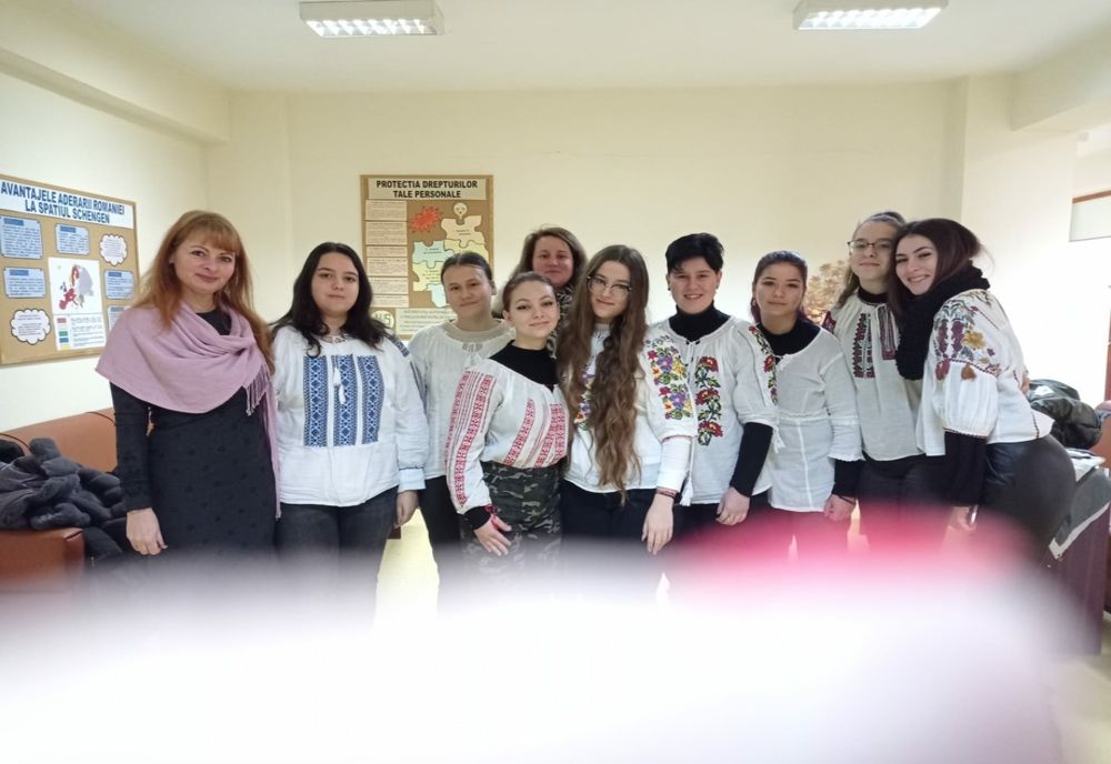 Polițiștii brăileni au primit vizita colindătorilor