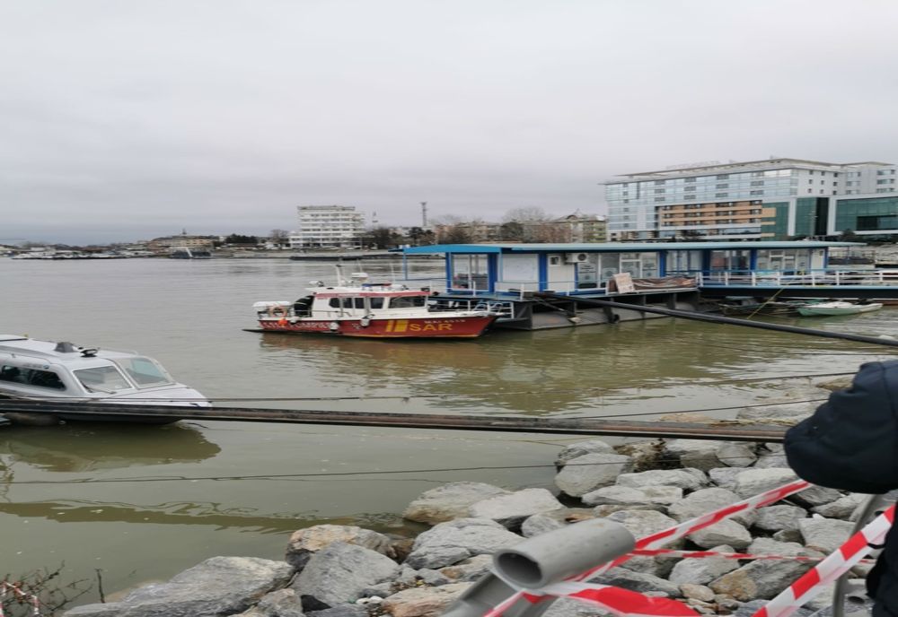 FOTO VIDEO Alertă la Tulcea! Bărbat căutat de scafandri în apele Dunării