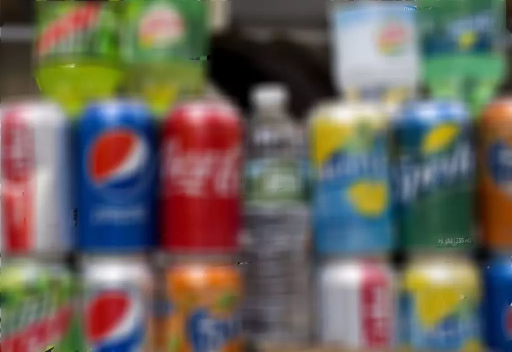 De astăzi, 1 ianuarie, scumpiri în lanț. Băuturile alcoolice, berea fără alcool, băuturile carbogazoase, ţigările şi asigurările auto sunt pe lista scumpirilor