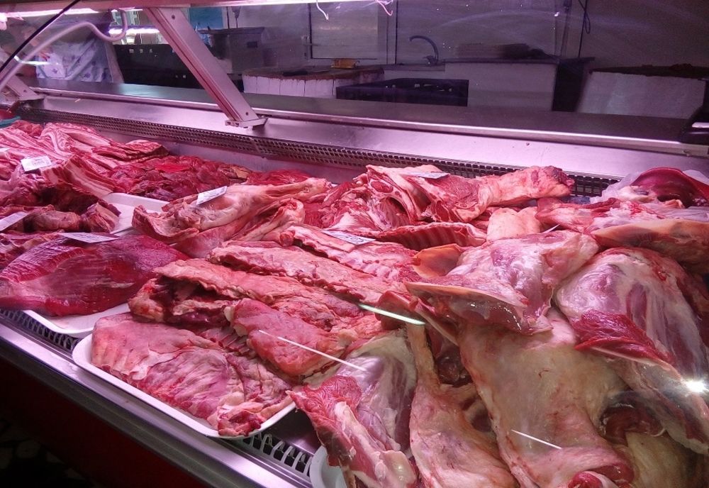 ANSVSA: PESTE O TONĂ DE CARNE DE MIEL, FĂRĂ ACTE, OPRITĂ LA INTRAREA ÎN BUCUREȘTI