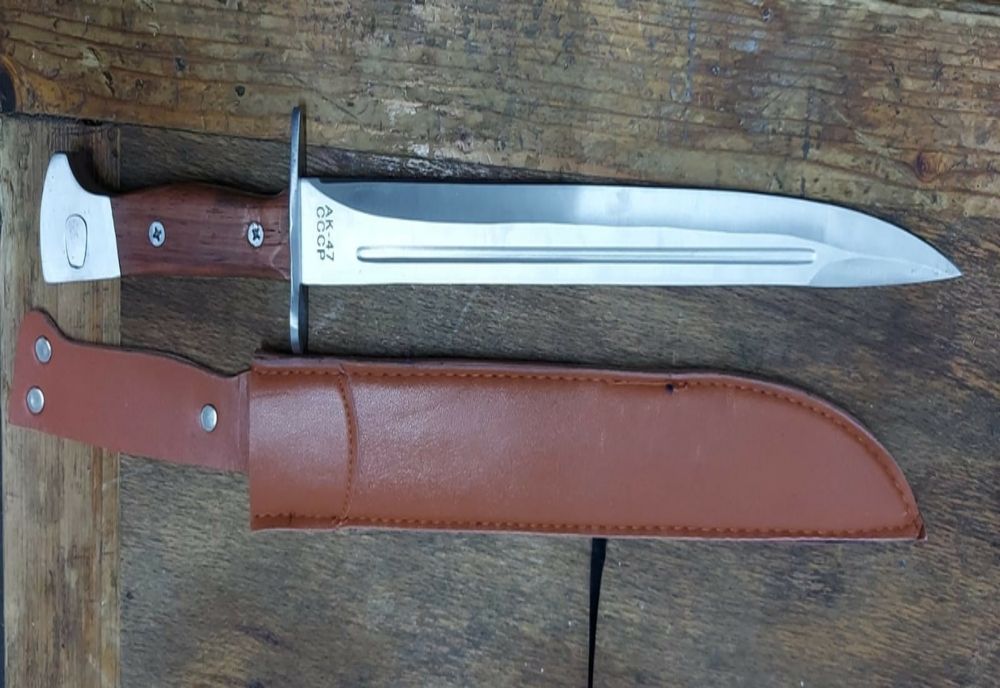 Un adolescent aștepta pregătit să ”intimideze” cu un cuțit, un elev cu care a avut un conflict 