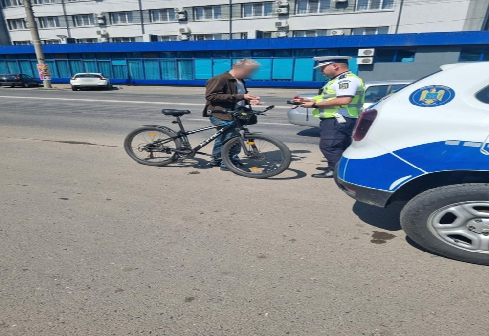 90 de pietoni sancționați pentru traversare neregulamentară și 89 sancțiuni pentru abaterile săvârșite de bicicliști