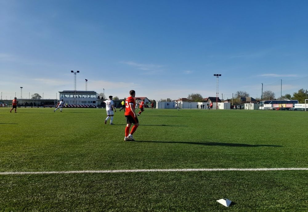 Viitorul Ianca a câștigat cu 5-3 meciul din deplasare cu Dinamo Bacău după ce la pauză gazdele au condus cu 2-1